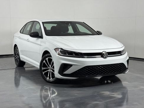 Used 2025 Volkswagen Jetta Sport FWD image 2