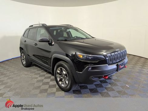 Used 2019 Jeep Cherokee Trailhawk w/ Cold Weather Group AWD/4WD image 1