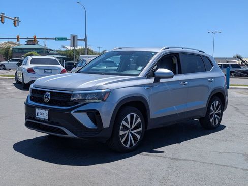 Used 2022 Volkswagen Taos SE AWD/4WD image 9