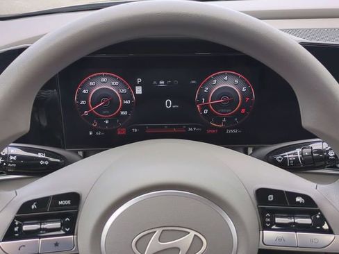 Used 2024 Hyundai Elantra SEL image 27