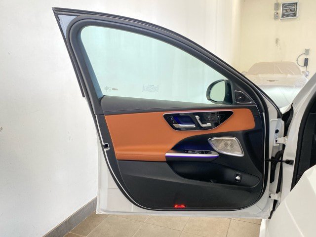 Used 2025 Mercedes-Benz C 300 4MATIC Sedan image 14