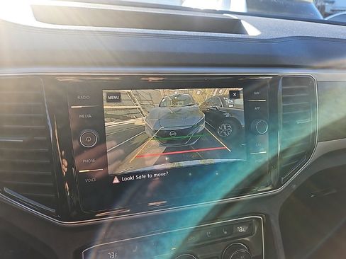 Used 2019 Volkswagen Atlas SEL Premium image 19