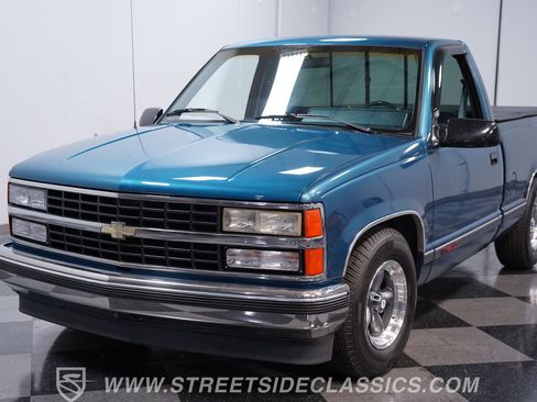 Used 1990 Chevrolet Silverado 1500 2WD Regular Cab image 17