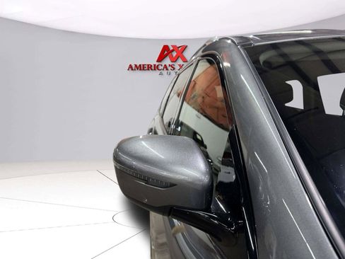Used 2019 Nissan Pathfinder SV AWD/4WD image 20