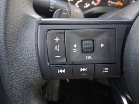 Used 2024 Nissan Rogue SV image 18