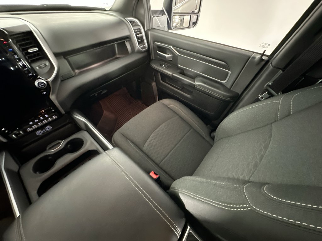 Used 2025 RAM 3500 Big Horn AWD/4WD image 11