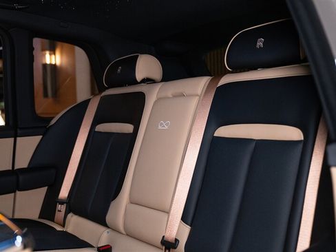 Used 2027 Rolls-Royce Cullinan Black Badge AWD/4WD image 28