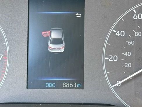 Used 2025 Toyota Corolla LE image 6