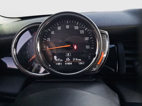 Used 2021 MINI Cooper 4-Door Hardtop image 10