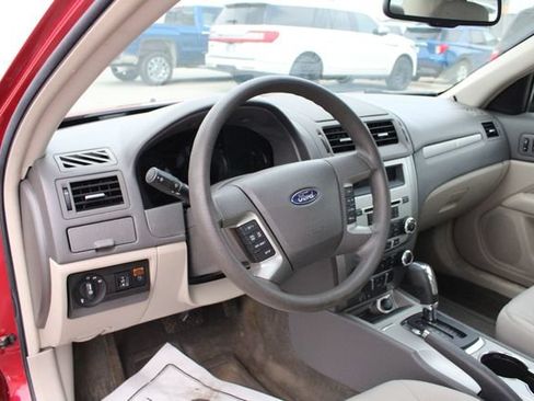 Used 2010 Ford Fusion SE FWD image 2
