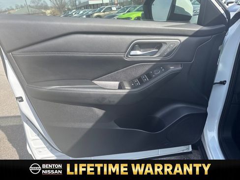 Certified 2025 Nissan Rogue Platinum w/ Platinum Premium Package image 12