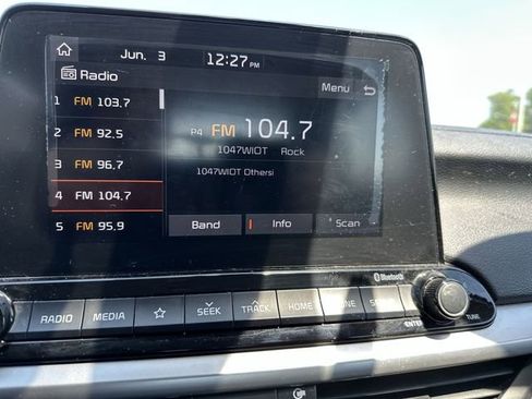 Used 2020 Kia Forte Sedan FWD image 14
