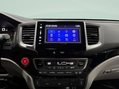 Used 2016 Honda Pilot Touring image 14