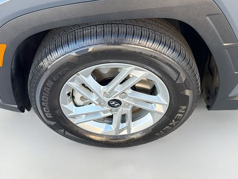 Used 2025 Hyundai Tucson SE image 35