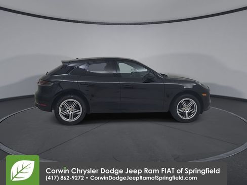 Used 2020 Porsche Macan AWD/4WD image 16