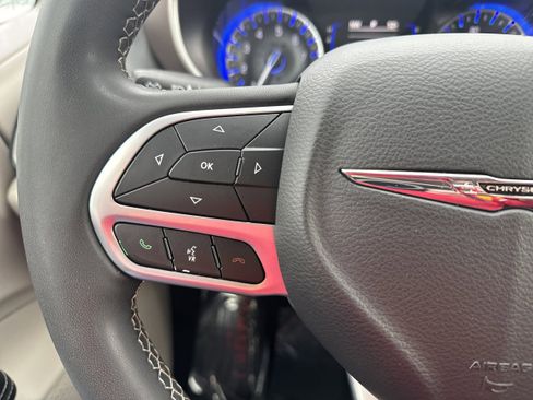 Used 2023 Chrysler Voyager LX FWD image 22