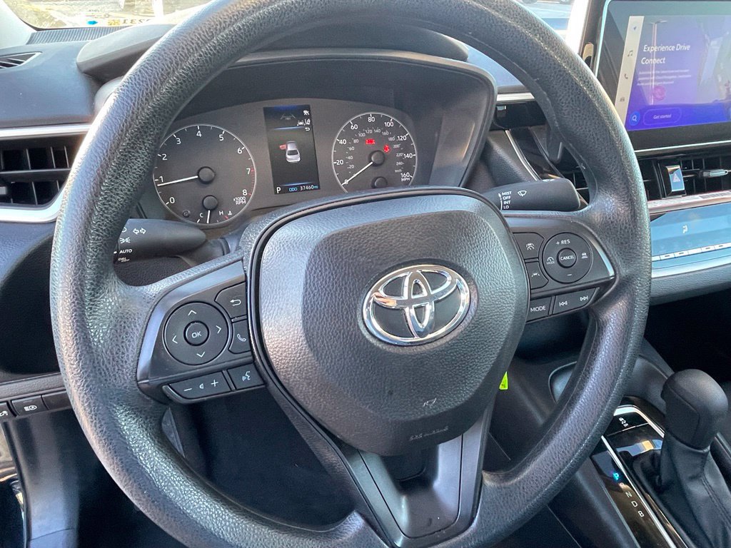 Used 2025 Toyota Corolla LE FWD image 13