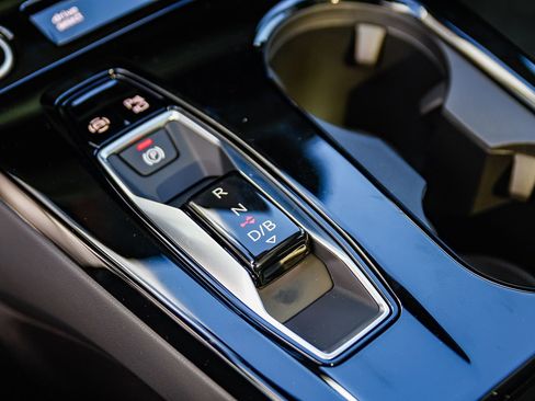 New 2025 Audi A6 e-tron Premium image 23