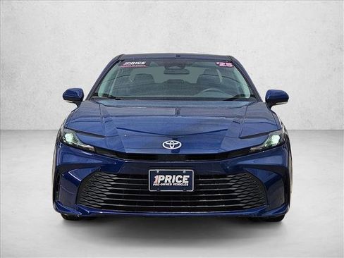 Used 2025 Toyota Camry LE image 2