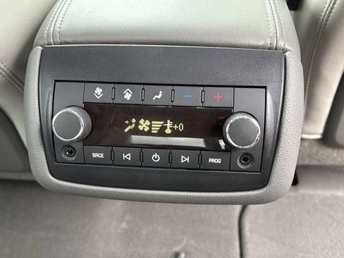 Used 2013 GMC Acadia SLT FWD image 19