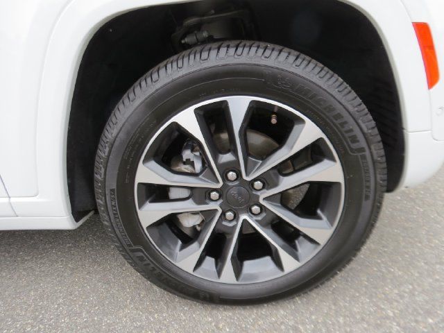 Used 2023 Jeep Grand Cherokee Overland w/ Adv Protech Group III AWD/4WD image 8