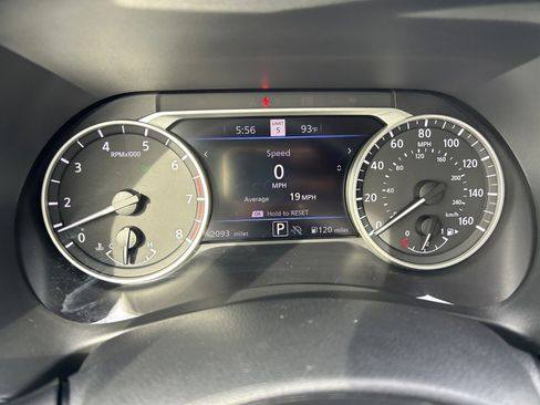 Used 2025 Nissan Sentra SR w/ SR Premium Package FWD image 18