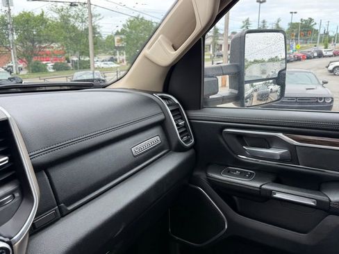 Used 2020 RAM 1500 Laramie AWD/4WD image 24