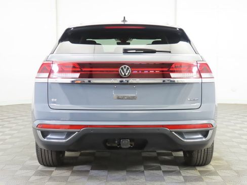 Certified 2024 Volkswagen Atlas Cross Sport SE image 6