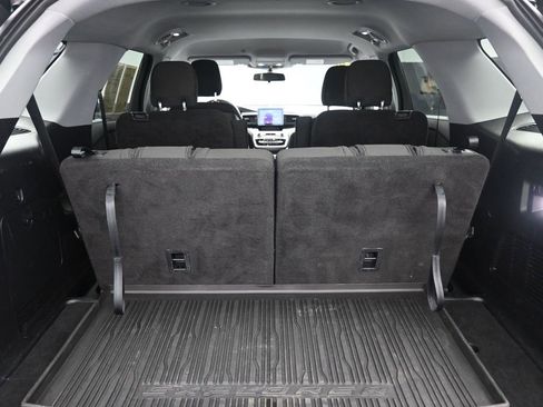 Used 2020 Ford Explorer XLT w/ Comfort Package image 33