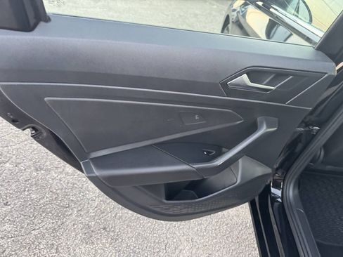 Used 2020 Volkswagen Jetta SE w/ SE Cold Weather Package FWD image 22