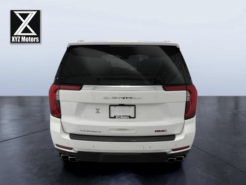 Used 2025 GMC Yukon Denali w/ Sun & Power Step Package AWD/4WD image 5