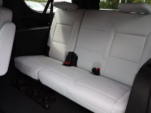 New 2025 Chevrolet Suburban Premier image 51