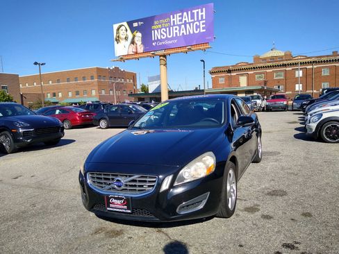 Used 2012 Volvo S60 T5 image 3