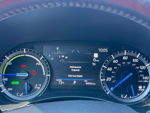 Used 2020 Toyota Highlander XLE AWD/4WD image 10