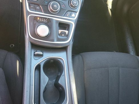 Used 2016 Chrysler 200 Limited image 14