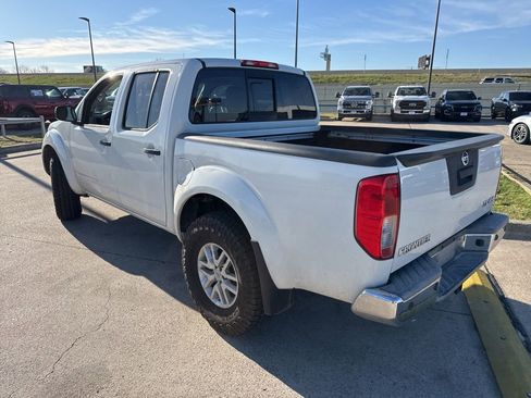 Used 2016 Nissan Frontier SV w/ SV Value Truck Package image 8