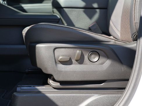 Used 2024 Chevrolet Tahoe High Country image 16