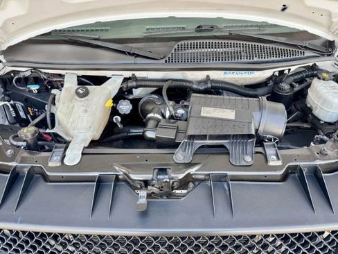 Used 2015 Chevrolet Express 2500 image 26