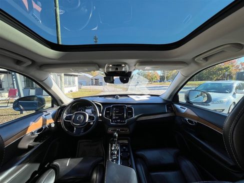 Used 2016 Volvo XC90 T6 Inscription w/ Vision Package image 32