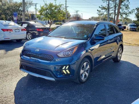 Certified 2021 Kia Niro LX image 3