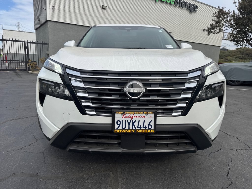 Used 2025 Nissan Rogue SV FWD image 8