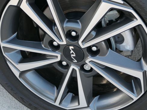 Used 2023 Kia Forte LXS w/ LXS Technology Package image 11