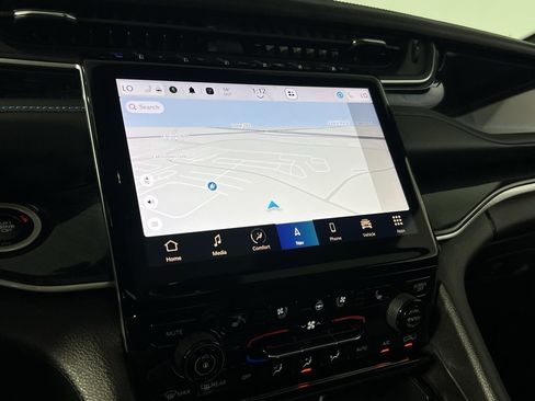 Used 2023 Jeep Grand Cherokee Trailhawk w/ Advanced Protech Group II image 18