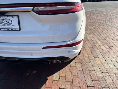 Used 2025 Lincoln Corsair Grand Touring image 12