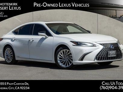 Used 2022 Lexus ES 300h w/ Luxury Package