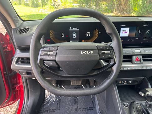 Used 2025 Kia K4 FWD image 30