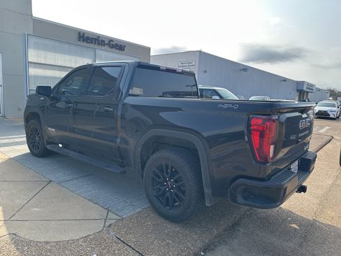 Used 2023 GMC Sierra 1500 Elevation w/ LPO, Elevation Black Package image 9