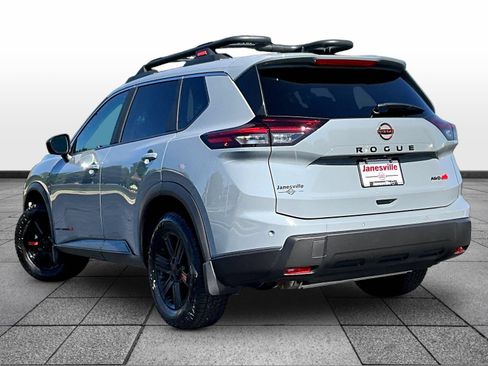 Certified 2026 Nissan Rogue SV AWD/4WD image 5