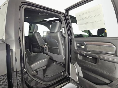 New 2026 RAM 2500 Laramie AWD/4WD image 36