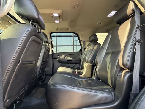 Used 2010 Chevrolet Tahoe LTZ image 12